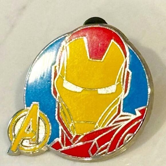 Genuine Disney Marvel Avengers  Iron Man Collectable pin trading - Picture 1 of 2